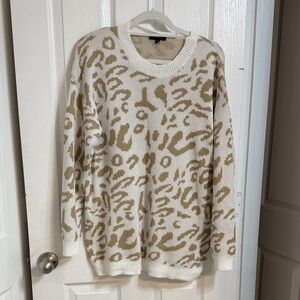 Elegant Animal Print Sweater - Cream and Tan